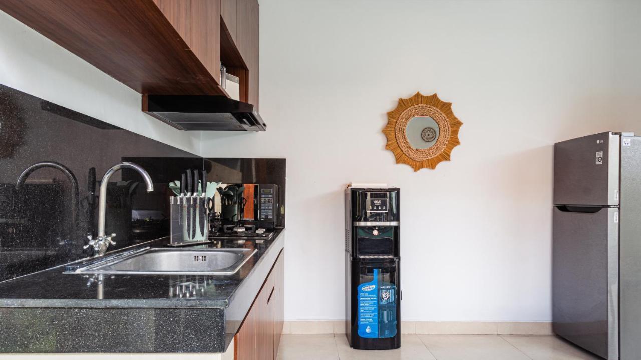 Cosy And Cheerful 2 Bedroom Villa 5Mins To Finns Canggu  Exterior photo
